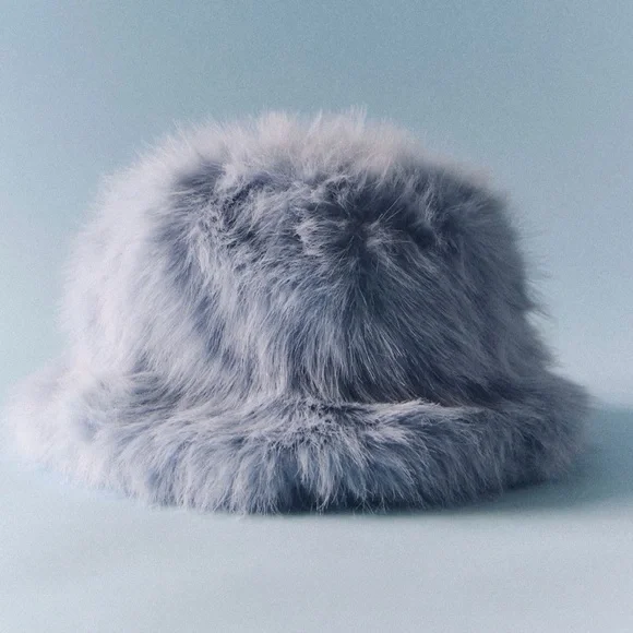 Free people X Unreal Fur ICE Queen Bucket hat - Picture 2 of 9